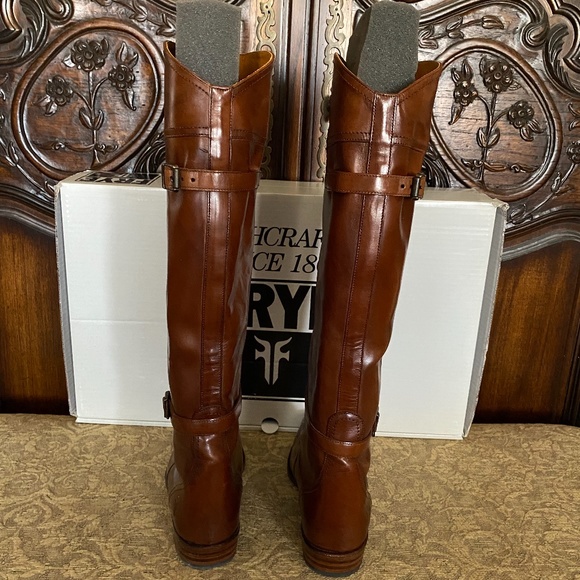 Women's Frye Tall Chestnut Color Polish Riding Boot Size 9M - Picture 6 of 9